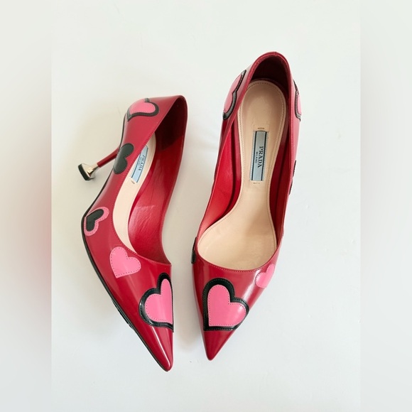 Prada Red Patent Leather Heart Appliquè Pointed Toe Heart Pumps EU 37.5 - Picture 2 of 11